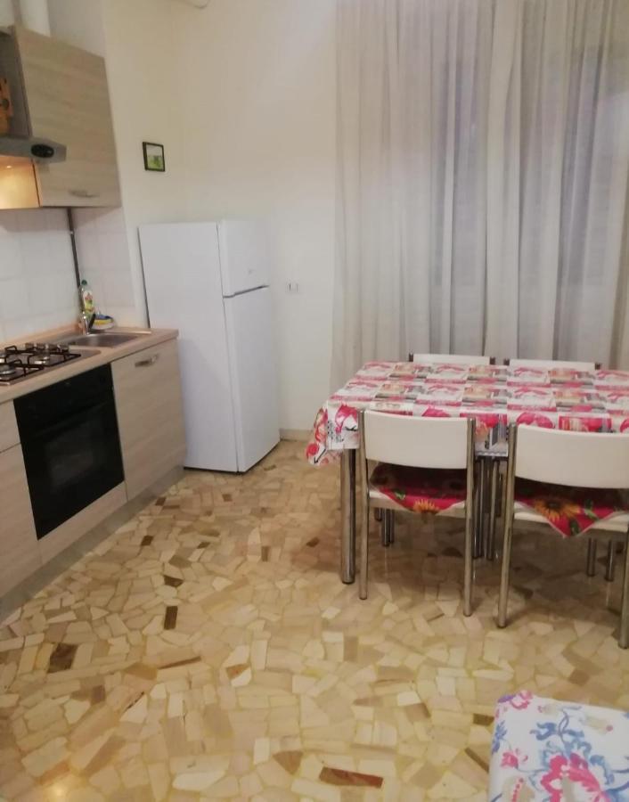 Appartamento Palmanova Vicino Alla Metropolitana Milaan Buitenkant foto