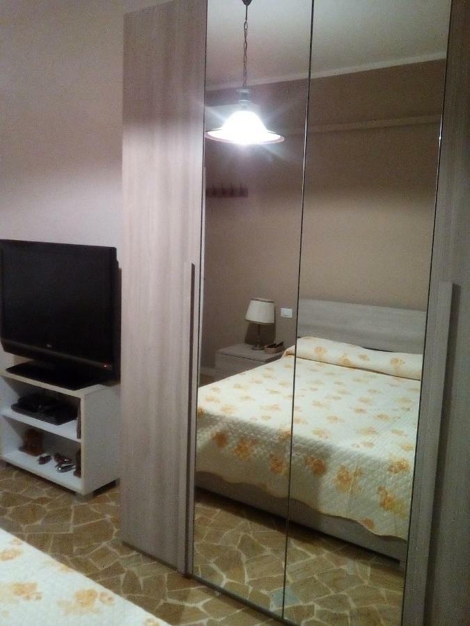 Appartamento Palmanova Vicino Alla Metropolitana Milaan Buitenkant foto